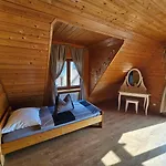 Dom Nad Jeziorem- Zakatek Mala * Kolczewo