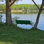 Dom Nad Jeziorem- Zakatek Mala * Kolczewo