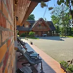 Dom Nad Jeziorem- Zakatek Mala