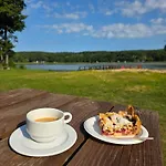 Dom Nad Jeziorem- Zakatek Mala Holiday home Kolczewo