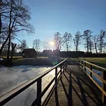 Dom Nad Jeziorem- Zakatek Mala Holiday home