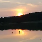 Dom Nad Jeziorem- Zakatek Mala Holiday home Kolczewo