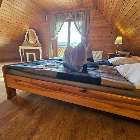 Dom Nad Jeziorem- Zakatek Mala