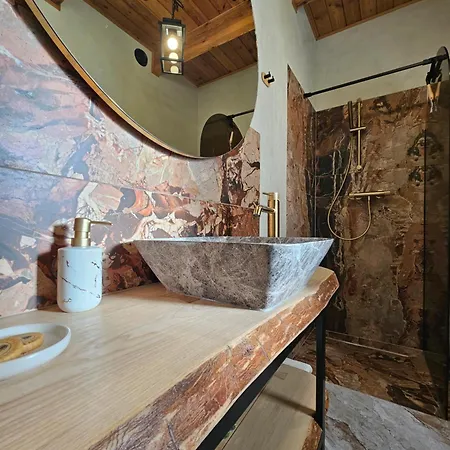 Dom Nad Jeziorem- Zakatek Mala Feriehus Kołczewo