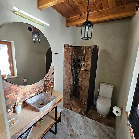 Dom Nad Jeziorem- Zakatek Mala *