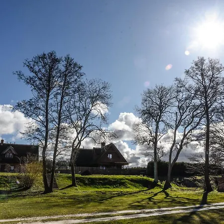 Dom Nad Jeziorem- Zakatek Mala Holiday home *
