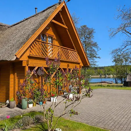 Casa de Férias Dom Nad Jeziorem- Zakatek Mala Kołczewo