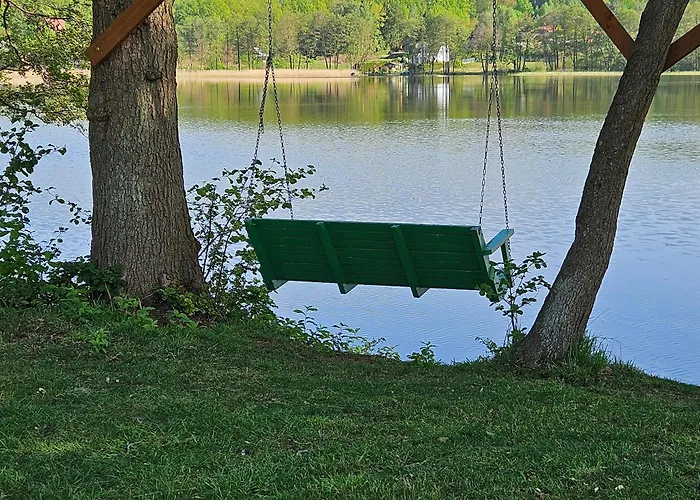 Dom Nad Jeziorem- Zakatek Mala * Kołczewo