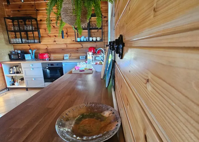 Сasa de vacaciones Dom Nad Jeziorem- Zakatek Mala Kołczewo