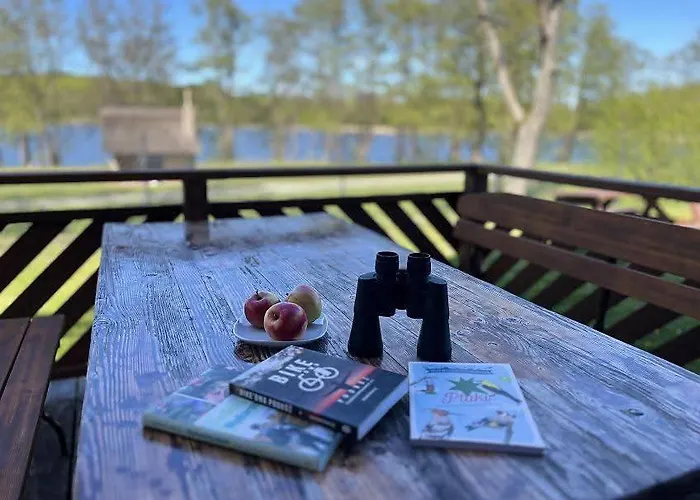 Сasa de vacaciones Dom Nad Jeziorem- Zakatek Mala Kołczewo