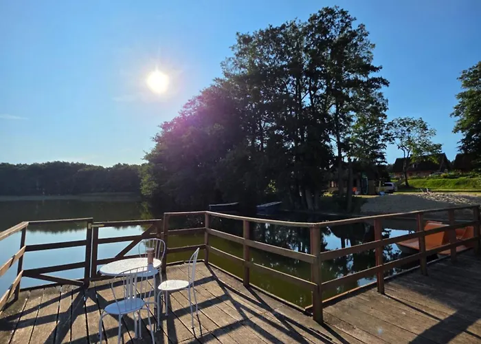 Сasa de vacaciones Dom Nad Jeziorem- Zakatek Mala Kołczewo