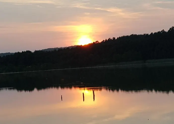 Dom Nad Jeziorem- Zakatek Mala Сasa de vacaciones Kołczewo